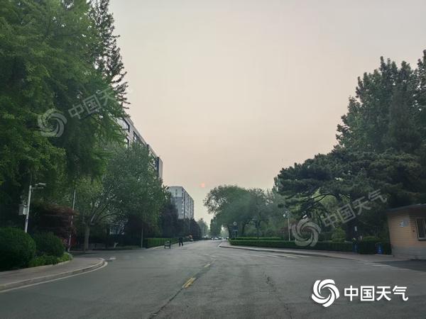 北京今天白天有4至5级阵风 明天阵雨或雷阵雨来扰