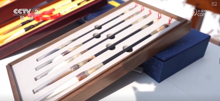 “老手艺”拥抱现代科技设计“非遗好物” 激发传统非遗消费新活力 “老手艺”拥抱现代科技设计“非遗好物” 激发传统非遗消费新活力