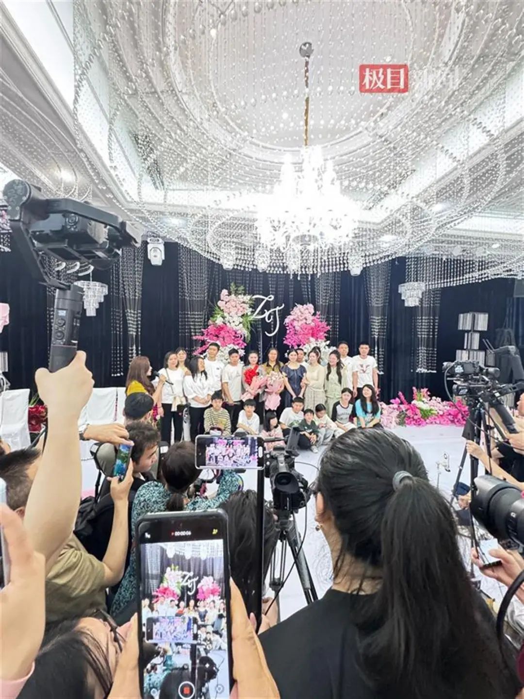 分离19年后，棉花糖爸爸亲手喂女儿棉花糖