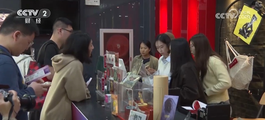 “票根+”串起“消费链” 给票根“加点戏”撬动二次消费“流量密码” “票根+”串起“消费链” 给票根“加点戏”撬动二次消费“流量密码”