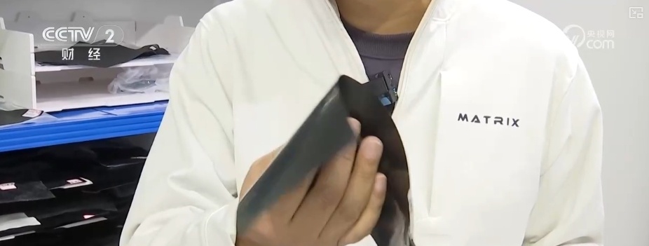 从小众产品到机器人刚需 “电子皮肤”应用增长快速 生产研发提速