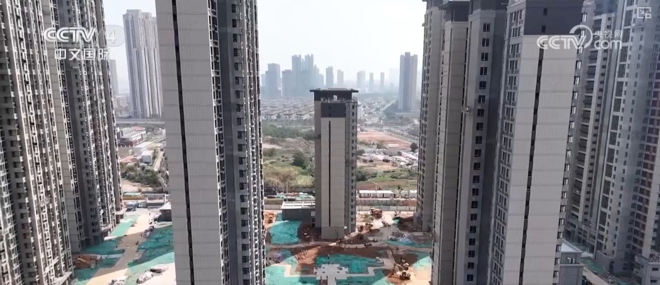 机器人“建设者”+好设计、好材料助力 建设“好房子”构筑民生“大幸福”