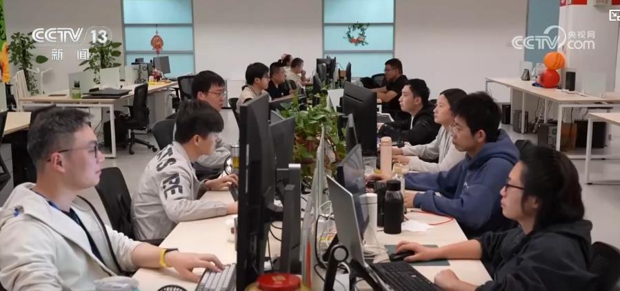 创新链与产业链“双向奔赴” 中国制造“AI+”提质加速