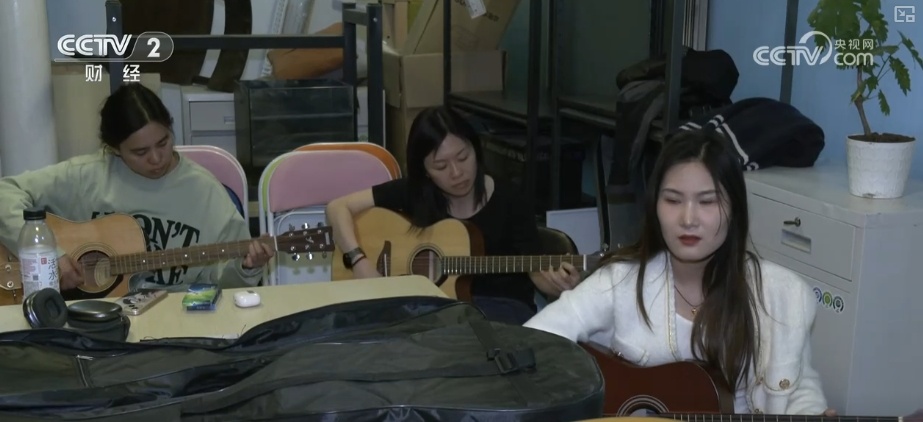 “新型夜校”释放火热新消费 素人改造、达人合作……门店有了新变化