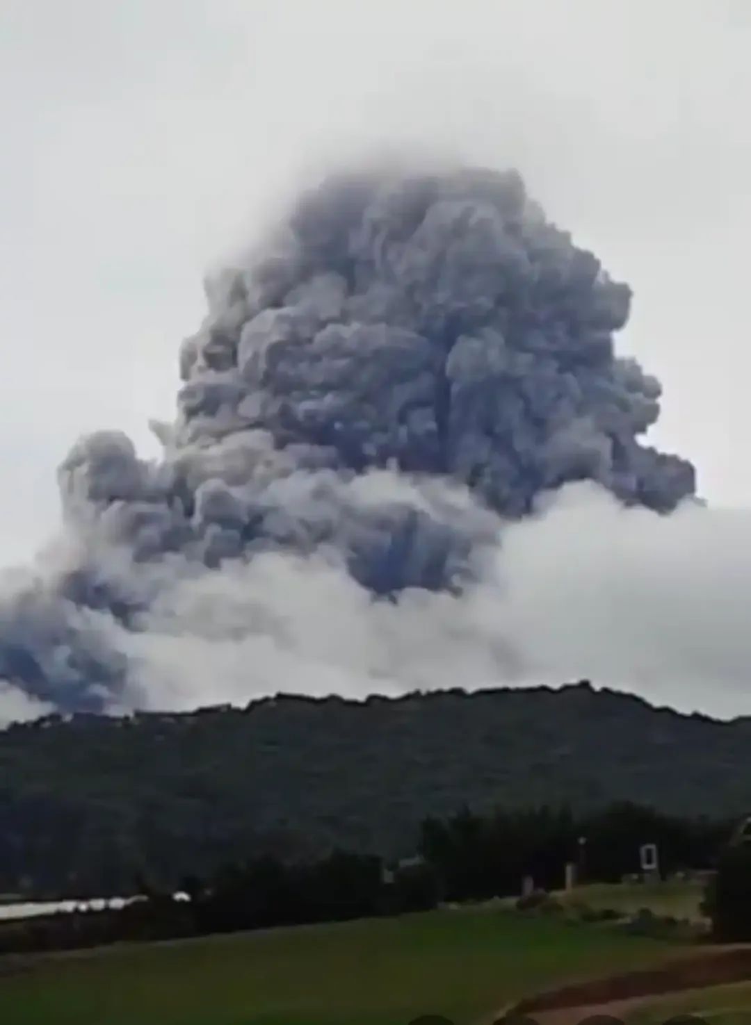 哥斯达黎加波阿斯火山喷发,灰柱超3000米 哥斯达黎加波阿斯火山喷发,灰柱超3000米