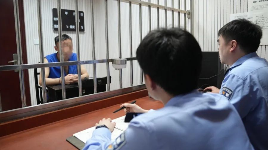 上海华山医院前院长客死他国？已被警方刑拘的王某某：谣言是AI编的