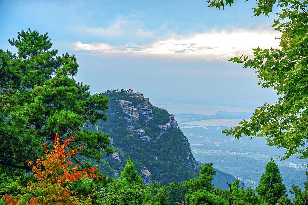 多地景区推出“一张门票游3天” 门票经济如何向产业经济转型？