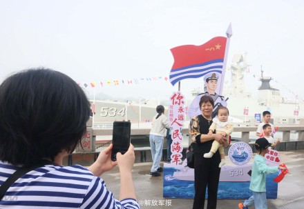 走!一起去军舰上看看 走!一起去军舰上看看