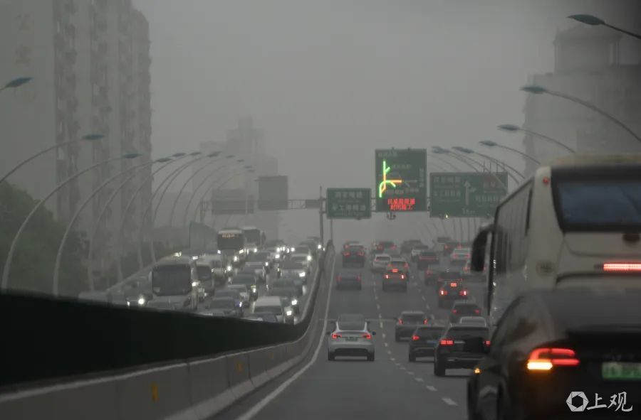 确认了：上海本周还有一场雨！受冷空气扩散影响，周五最高温降至20℃