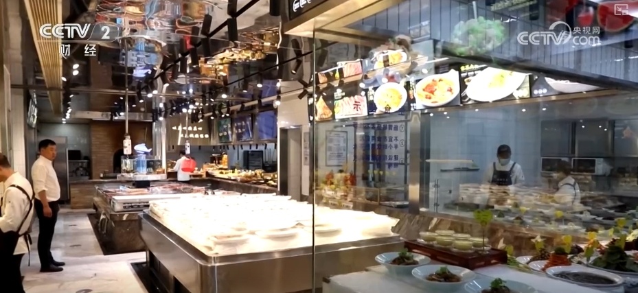 “五一”假期临近餐饮市场预订火热 “特色菜品+个性化服务”满足消费需求