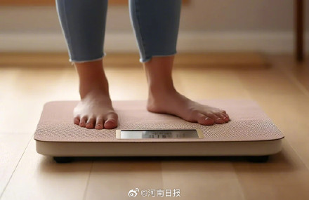 合理减重速度为每月2到4公斤