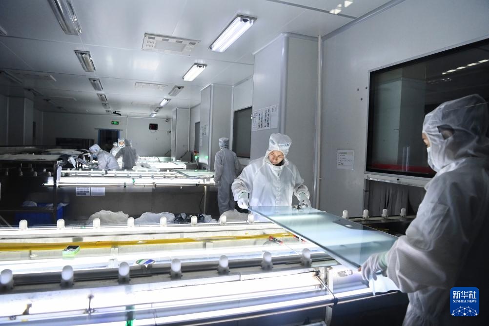 西部陆海新通道推动玻璃产业串珠成链