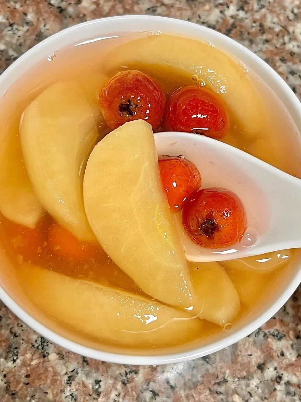 多煮苹果水，连续喝一周，气血足了，脾胃好了，身体越来越棒