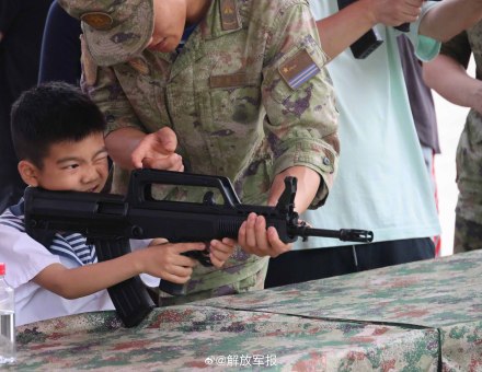 走!一起去军舰上看看 走!一起去军舰上看看