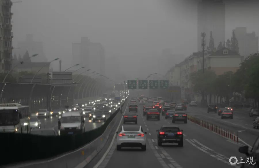 确认了：上海本周还有一场雨！受冷空气扩散影响，周五最高温降至20℃