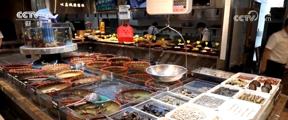 “五一”假期临近餐饮市场预订火热 “特色菜品+个性化服务”满足消费需求