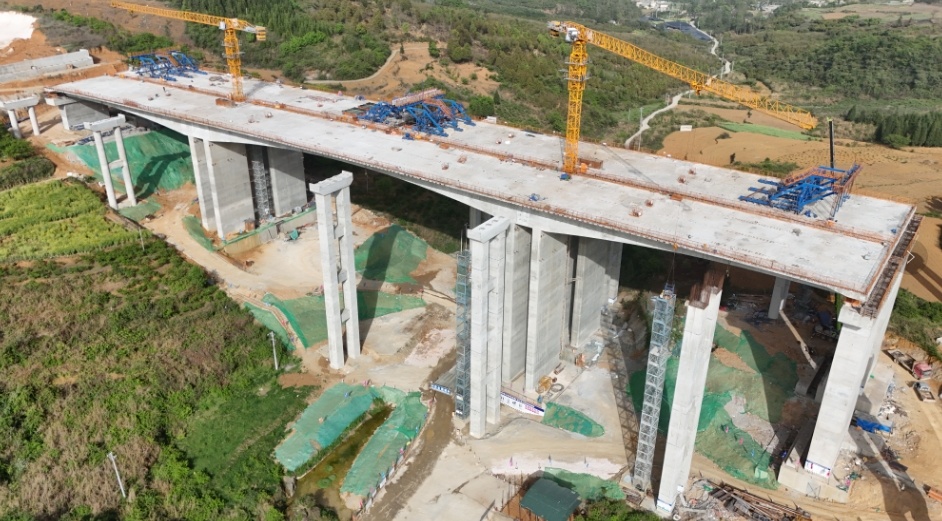 贵州这座大桥主桥成功合龙！