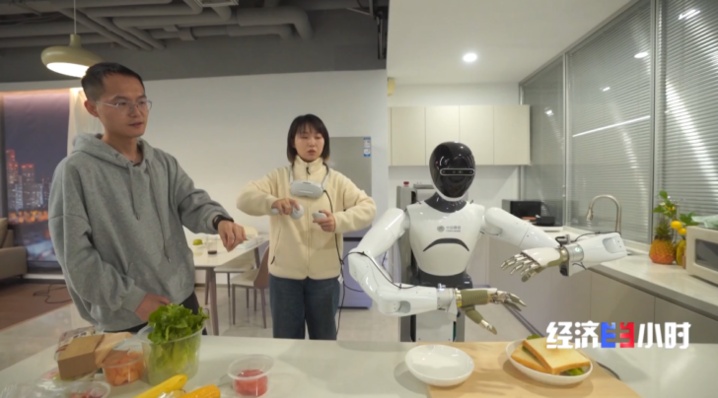 能穿针引线也能“公主抱” 人形机器人进入家庭还有多远？