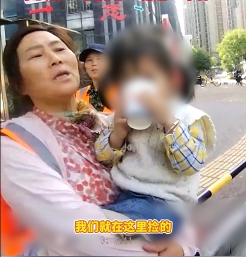 用爱守护童真！“小羊角辫”走失的22分钟里，整座城市都在当“妈妈”