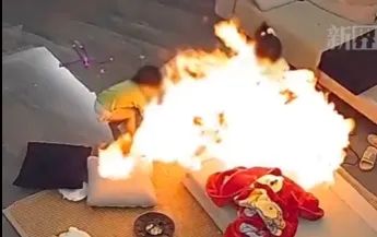 瞬间燃爆！你还敢给孩子买它吗？