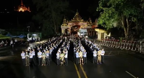 打击电诈新战果！920余名犯罪嫌疑人被移交！
