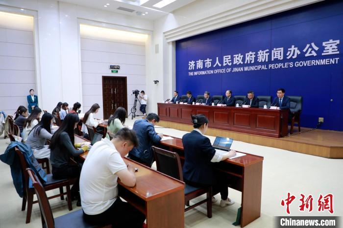 截至2024年底济南市辖区各级各类医疗卫生机构达8462所