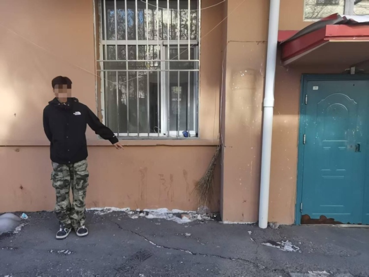 作案过程中对着摄像头“比心”……警方迅速“回礼” 作案过程中对着摄像头“比心”……警方迅速“回礼”