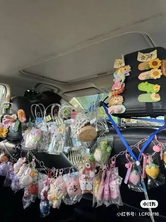 网约车变“移动KTV”，还能选购零食饮料，平台：属违规