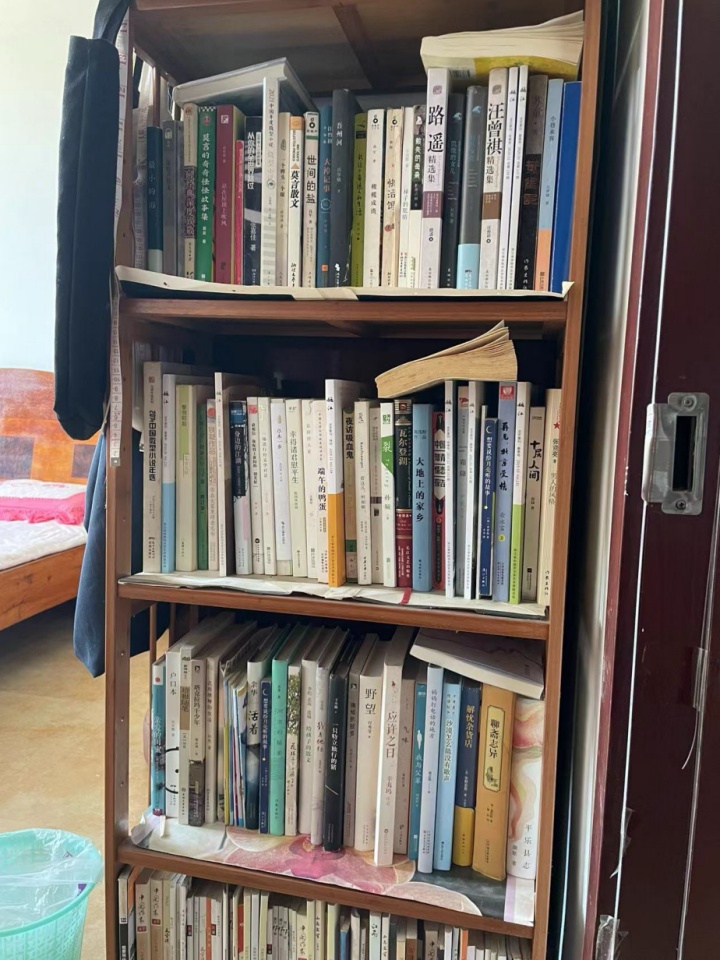 出了4本书，在菜市场摆摊21年的女作家：自己只是一个写作者，每天清晨5点半出摊
