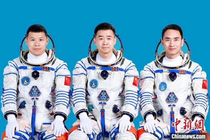 神舟二十号航天员乘组简历公布 陈冬担任乘组指令长