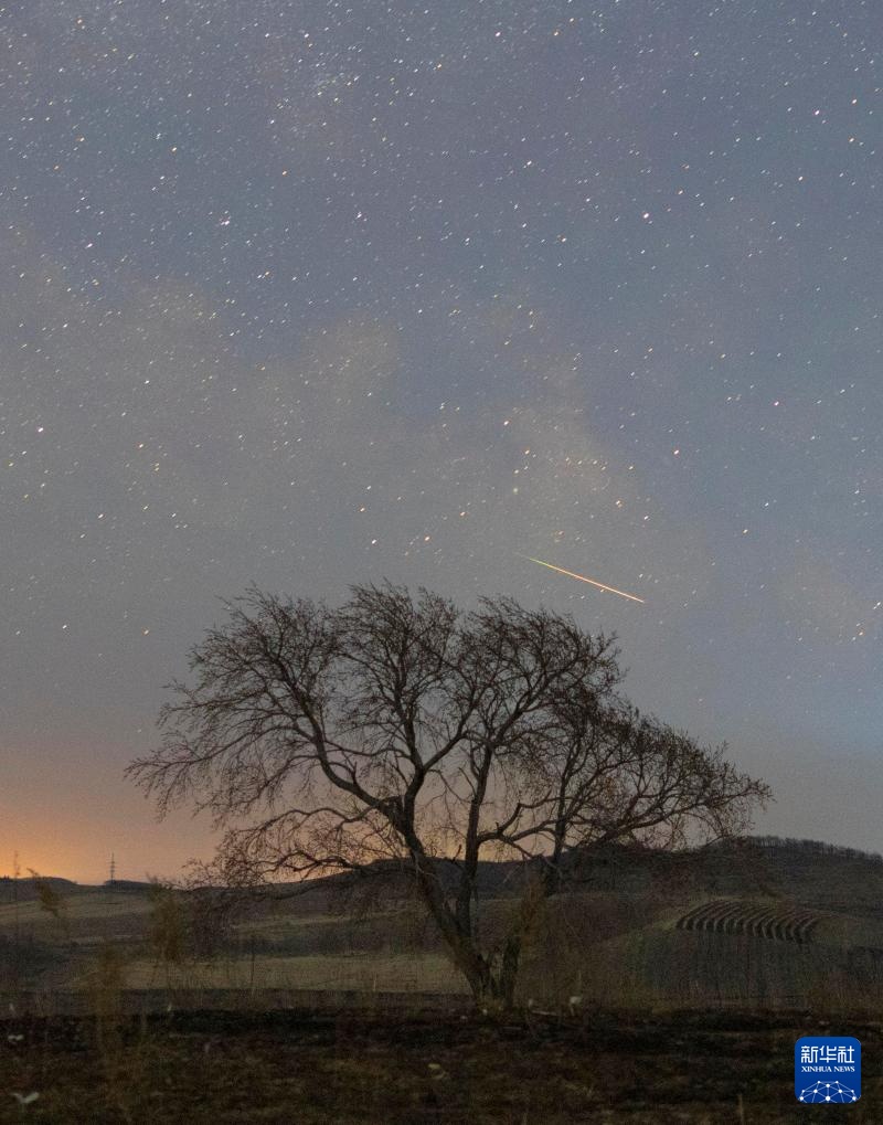 星空相册丨天琴座流星雨闪耀夜空