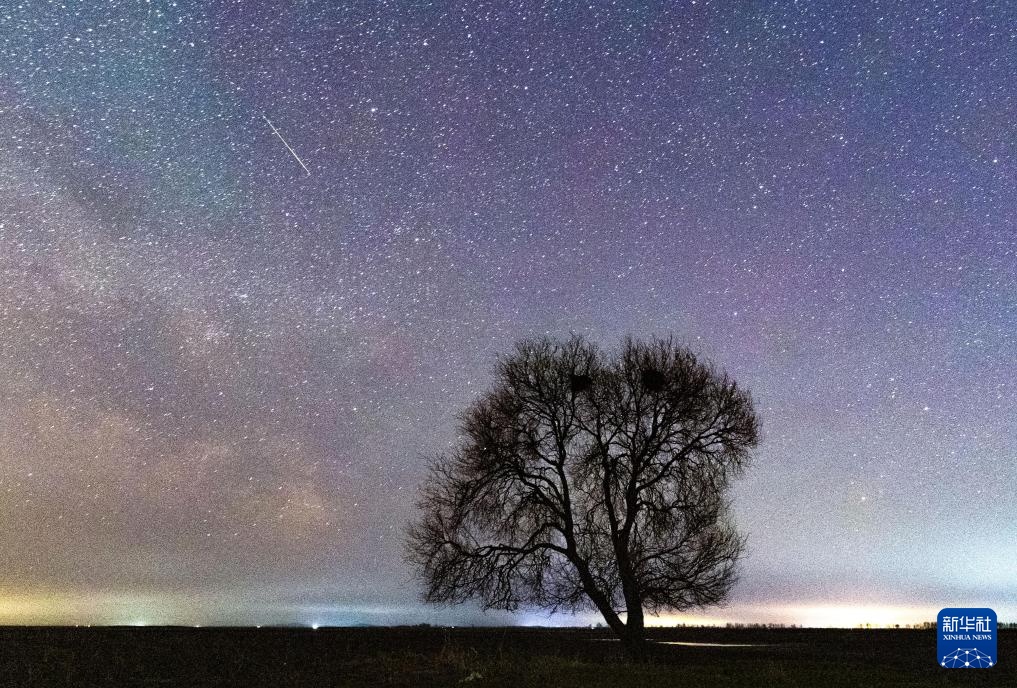 星空相册丨天琴座流星雨闪耀夜空