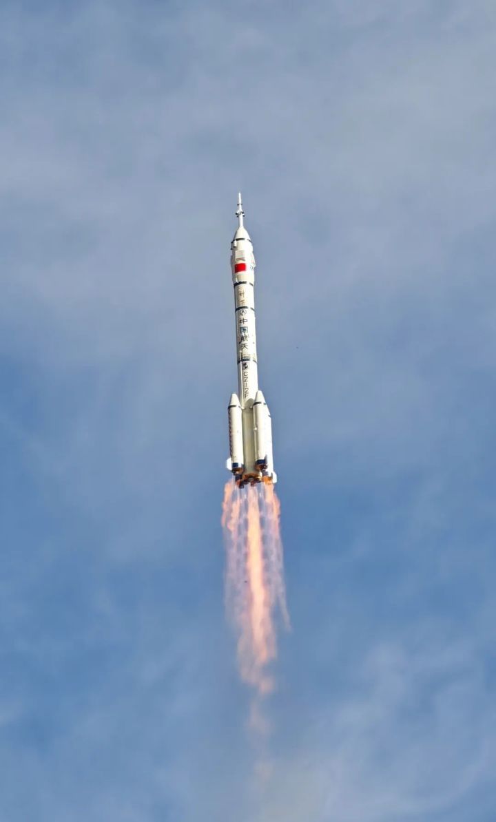 圆满成功！在“东方红一号”发射55载之际开启第20次神舟问天之旅