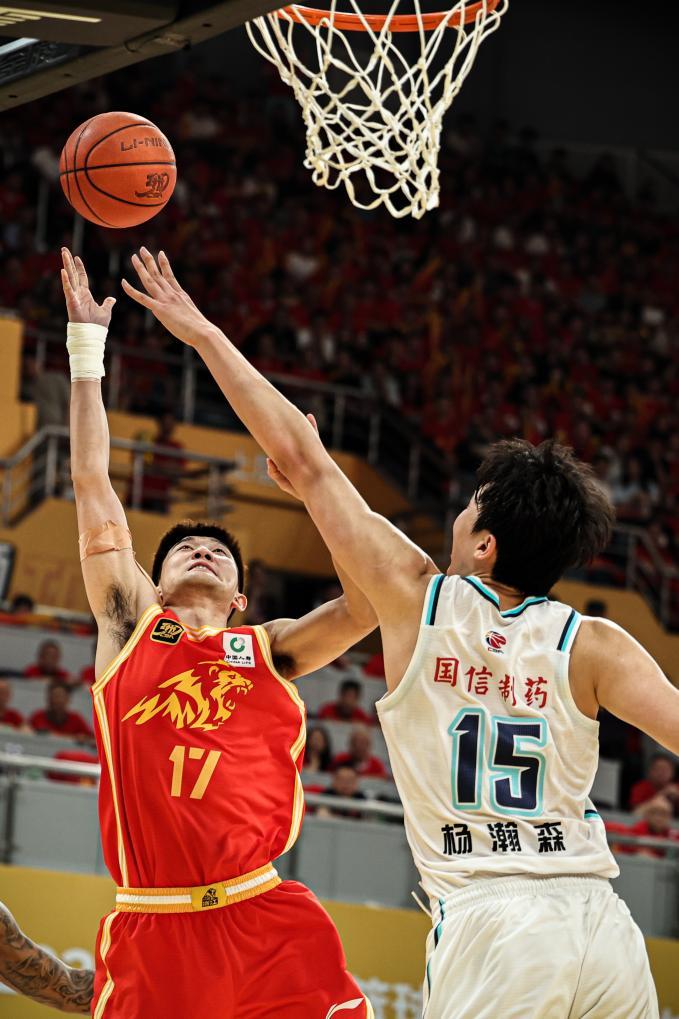 CBA季后赛：广厦主场力克青岛 总比分3:2晋级四强