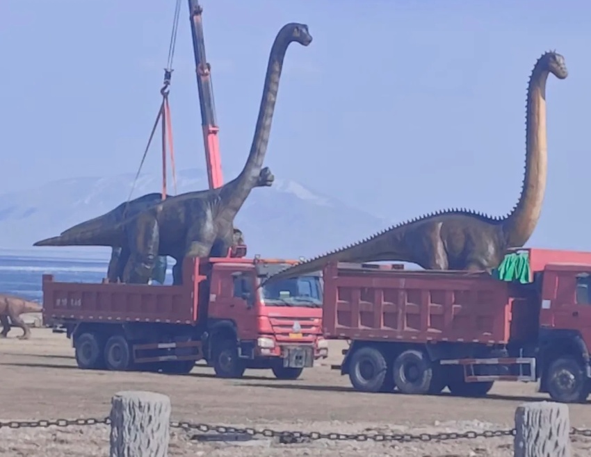 赛里木湖边有恐龙？景区：雕塑已迁移