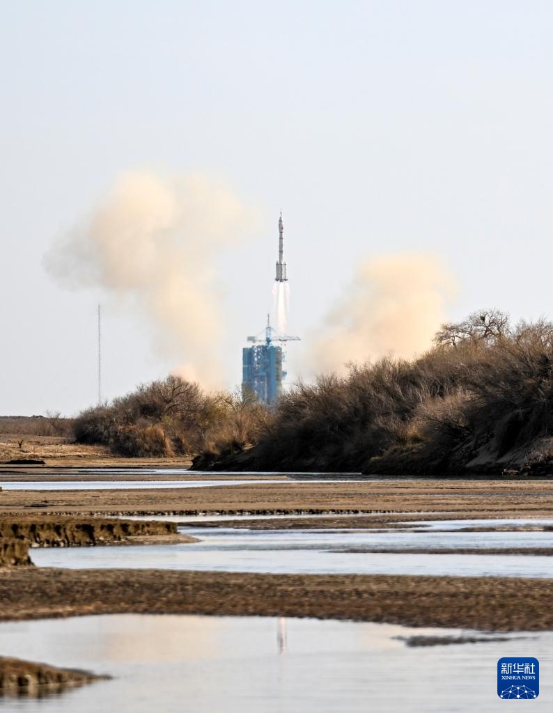 神舟二十号载人飞船发射成功