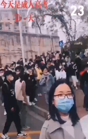 长沙56岁保洁大叔自学国际经济两年半获文凭:内心平静,还想继续考大学读本科 长沙56岁保洁大叔自学国际经济两年半获文凭:内心平静,还想继续考大学读本科