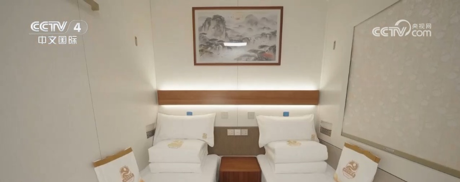 从“银发旅游专线”到“研学主题车厢” 旅游列车“解锁”消费密码