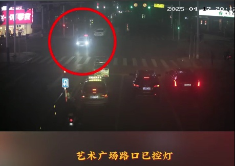“全部调成绿灯！” 民警疾驰护送重伤儿童