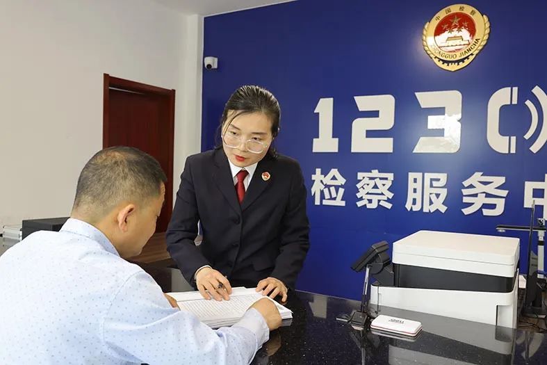 白纸黑字红手印，让他莫名其妙背上债务……