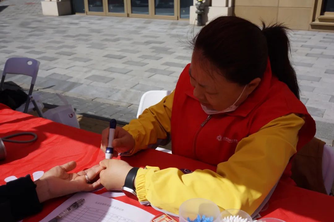 椿树大集启新程,多元服务共绘幸福养老图景 椿树大集启新程,多元服务共绘幸福养老图景