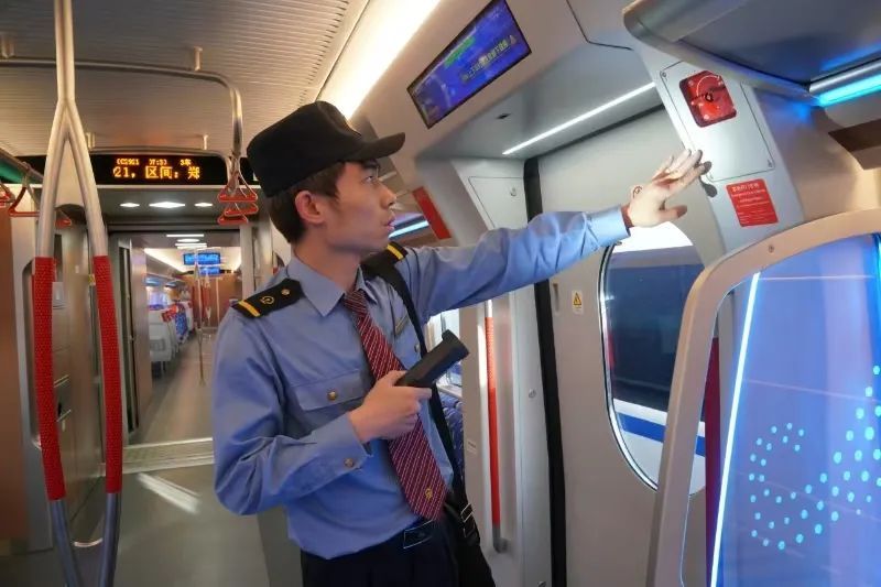 从郑州东站驶出!今起运营! 从郑州东站驶出!今起运营!