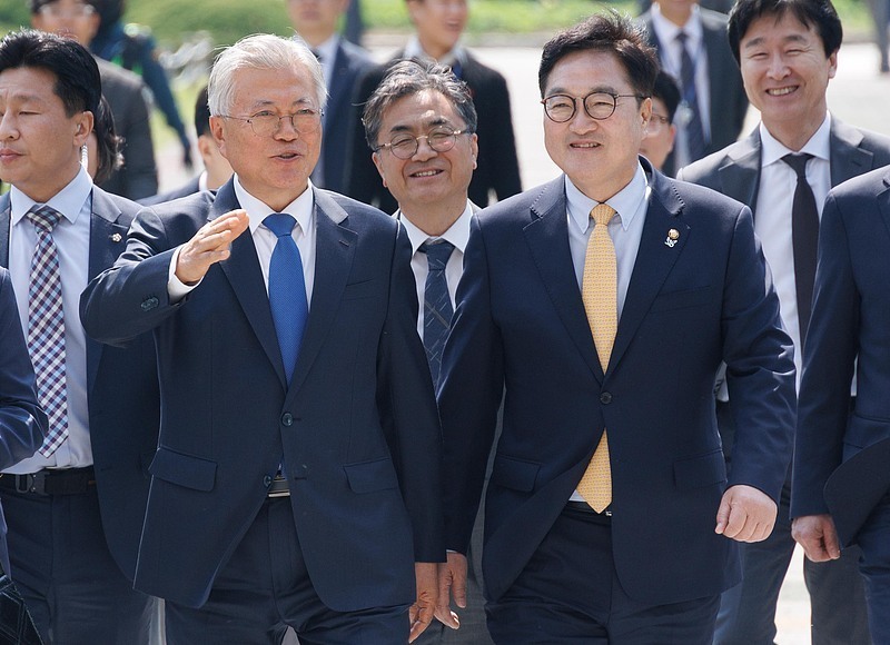 “遭政治起诉” 韩国前总统文在寅回应检方诉讼