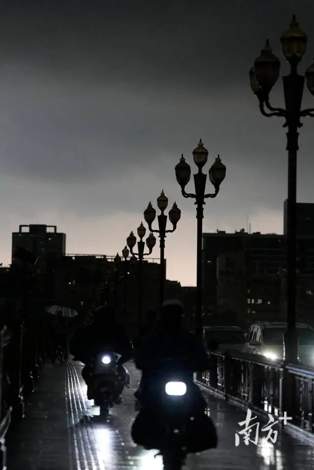 “倒水模式”开启！广东60个暴雨预警信号生效中！停雨要等到……