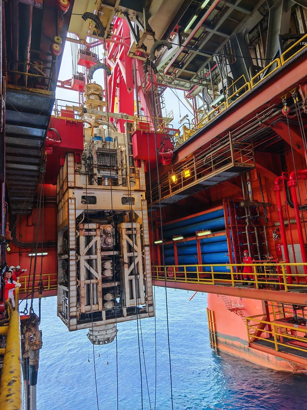 揭秘!大海上的“国之重器”,如何叩开海底宝藏之门? 揭秘!大海上的“国之重器”,如何叩开海底宝藏之门?