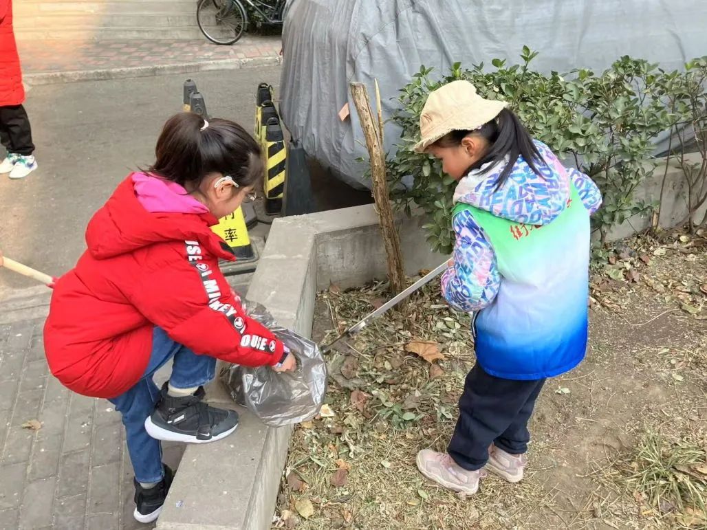 看“小新安”志愿之花在四月天绚丽绽放