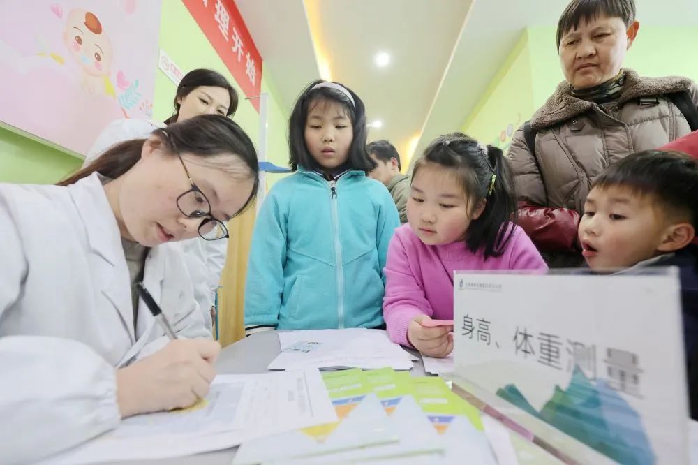 “小胖墩”为何越来越多？12岁男孩极端减肥被送进ICU