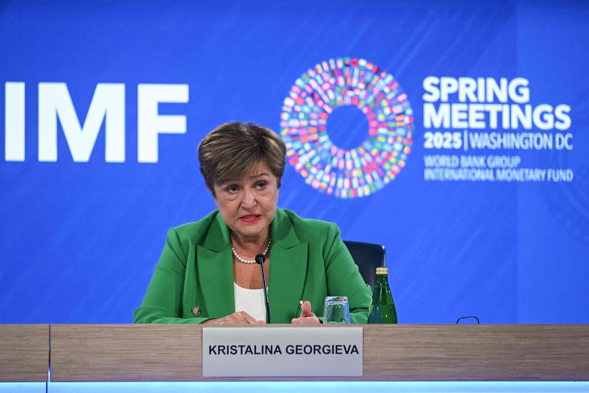 美国关税“后坐力”显现 失业率和民众债务或双攀升