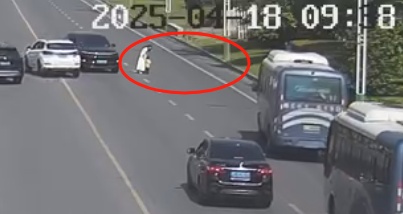 事发江西！女司机逆行猛踩刹车，网友却集体叫好！