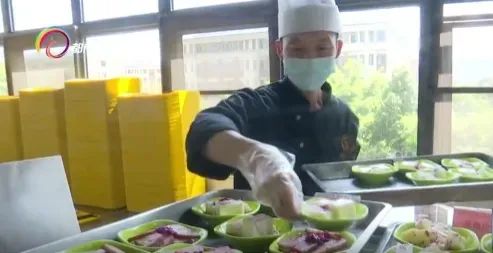 云南大学玫瑰宴冲上热搜，预约方式看这里→